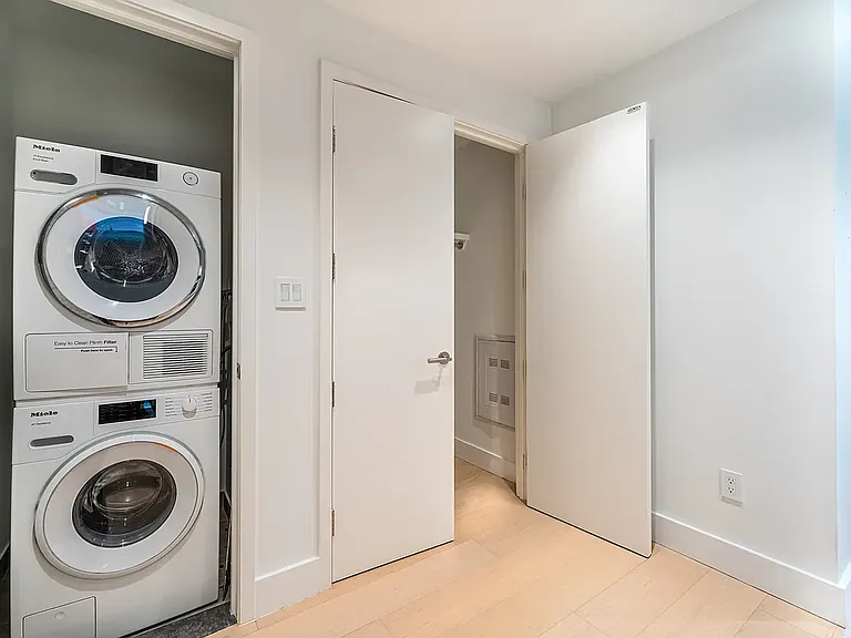 208 Delancey St #3C — Photo 7