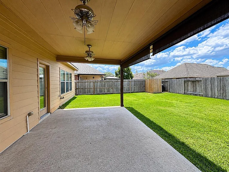 28547 Lockeridge Springs Dr — Photo 21