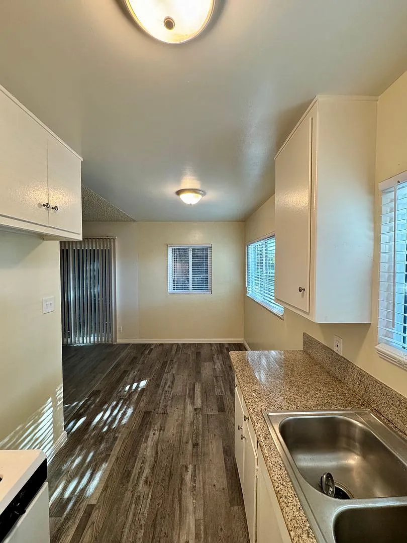 Marketing Special - Charming 1br/1ba First-Floor Unit In Los Altos — Photo 1