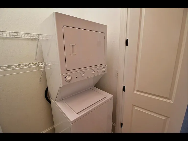 107 Butterfield St — Photo 10