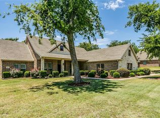 155 N Star Crossing Ln, Weatherford, TX 76088