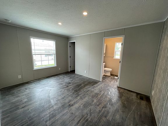 4th image of 40729 Gasglow Dr #907