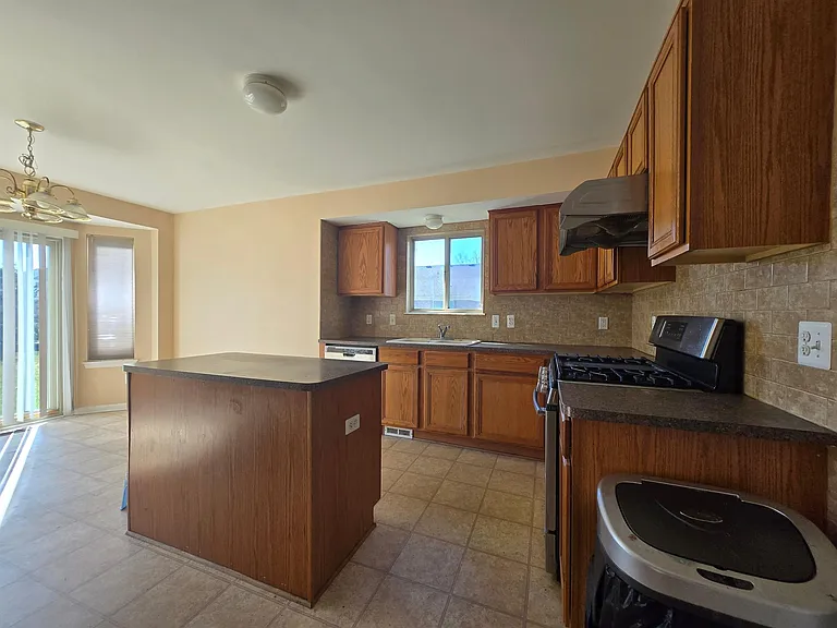 42510 Pinehurst Dr — Photo 8