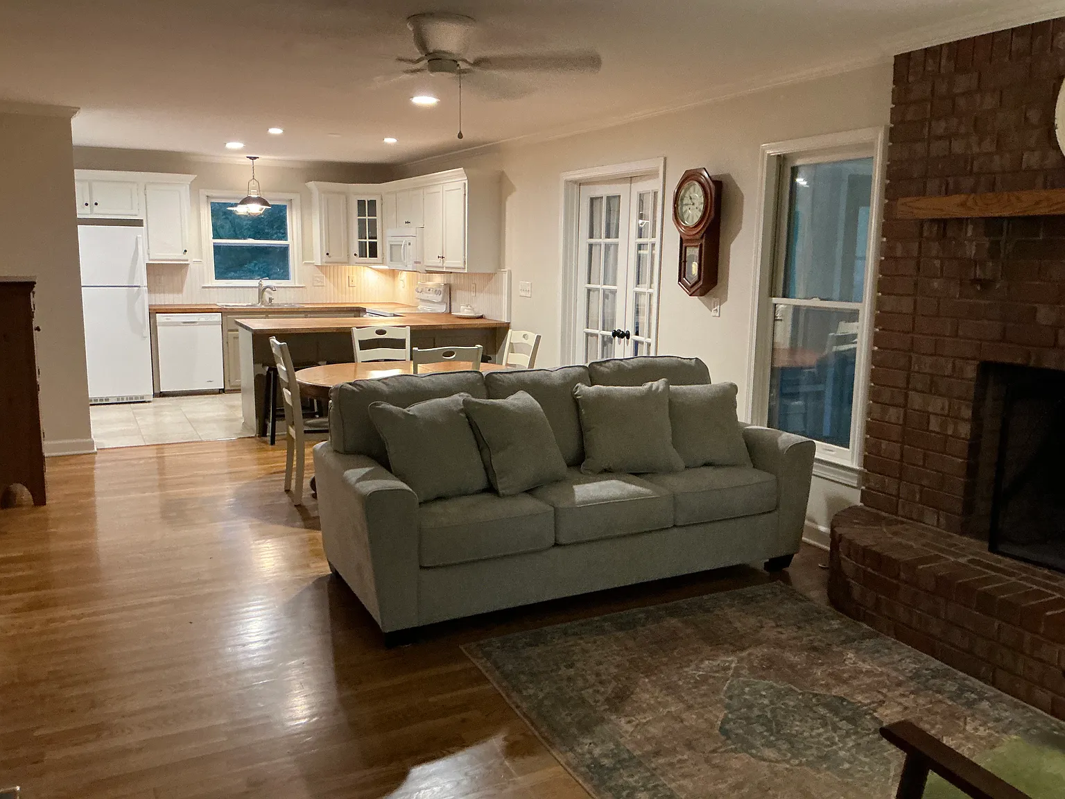 2 bed, 1650 sqft, $2,700 — Photo 4