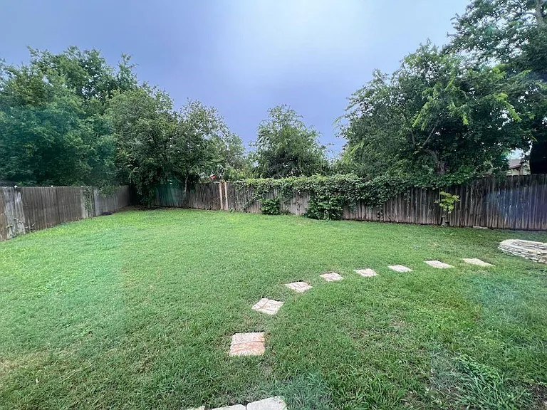 512 Woodford Dr — Photo 22