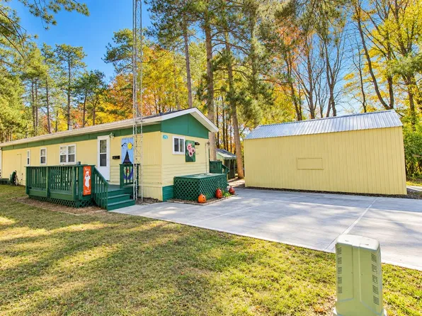 W6400 Pineland Dr #292, Wild Rose, WI 54984