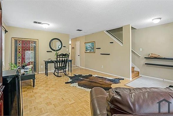 1st image of 2345 Maple Dr