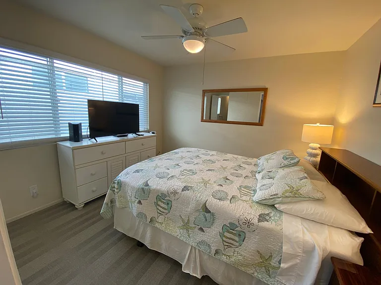 2nd Master with Queen Bed