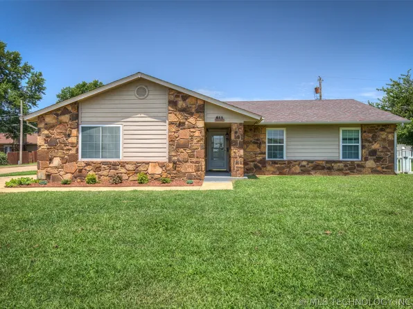 611 W 46th Pl S, Sand Springs, OK 74063