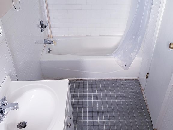 5th image of 7616 17th Ave Floor 2