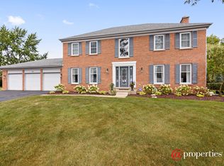 125 Redwood Ln, Barrington, IL 60010