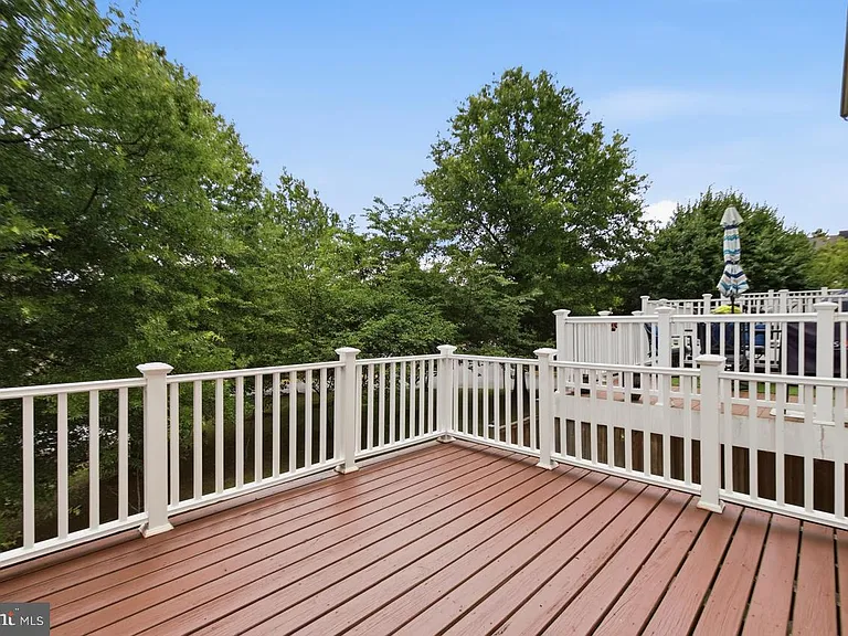 8108 Dove Cottage Ct — Photo 24