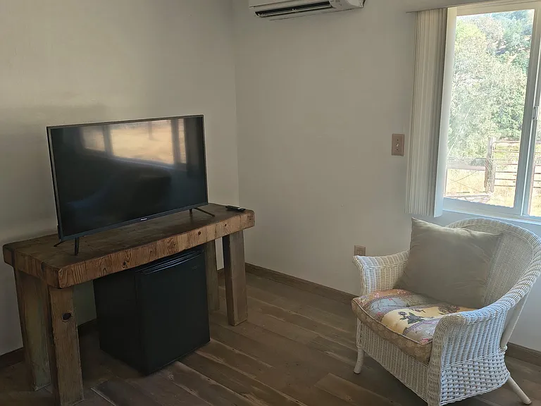 751 Riverside Dr — Photo 9