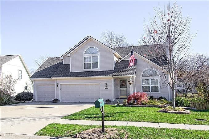 1st image of 2015 N Grove Dr