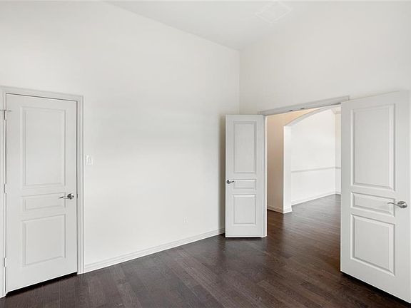 5th image of 7701 Alders Gate Ln