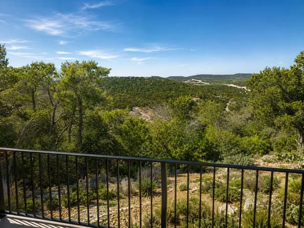 9008 Hobby Ln, Jonestown, TX 78645