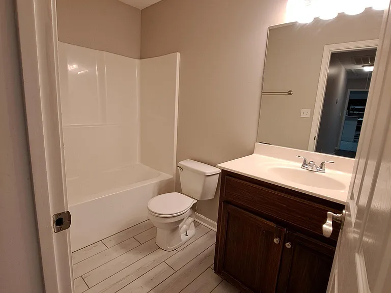 112 Norwich Cv — Photo 11
