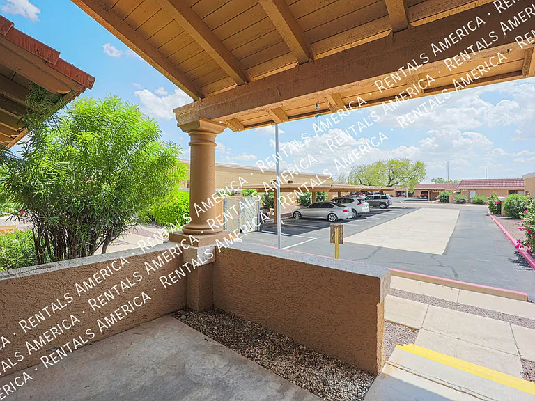 317 W Hononegh Dr #5 — Photo 30