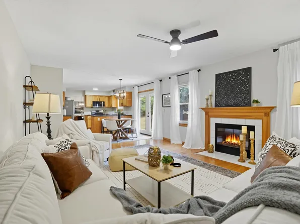 121 Wicklow Dr, Granville, OH 43023