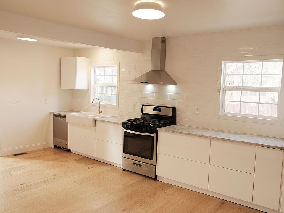 1st image of 307 Park Ave