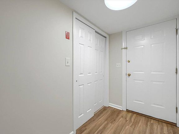 5th image of 205 Hudson St APT 1