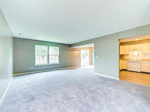 4th image of 6487 Titania Dr