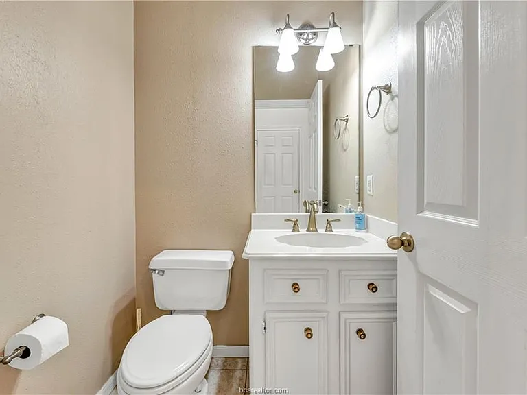 4601 Valley Brook Cir — Photo 31