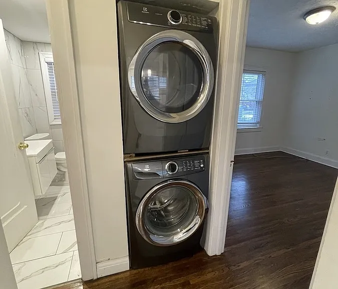 1652 Victoria Ave #MAIN — Photo 13