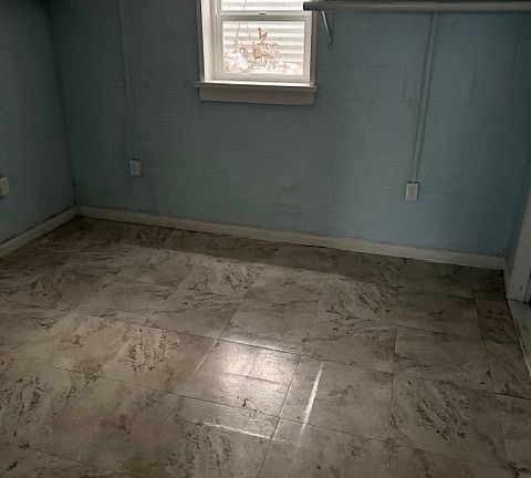 4th image of 2113 W Washington St APT A