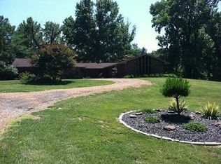 617 Murphysboro Lake Rd, Murphysboro, IL 62966