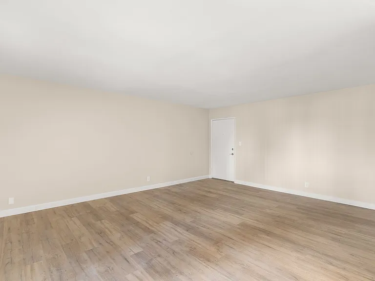 Applewood Apartments — Photo 6