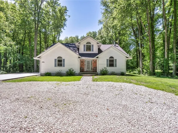 9644 Avon Belden Rd, Grafton, OH 44044