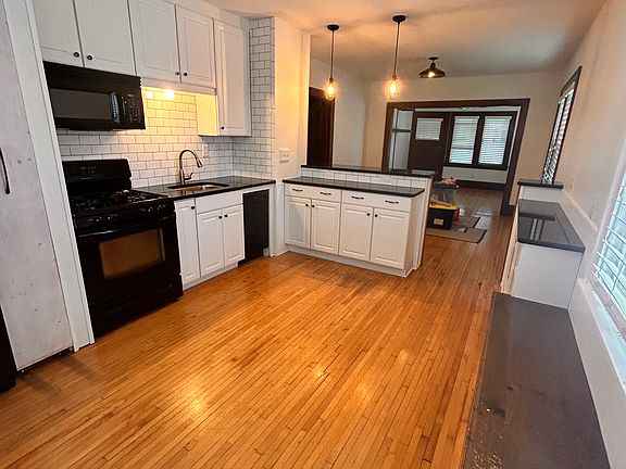 2nd image of 2514 3rd St NE #1