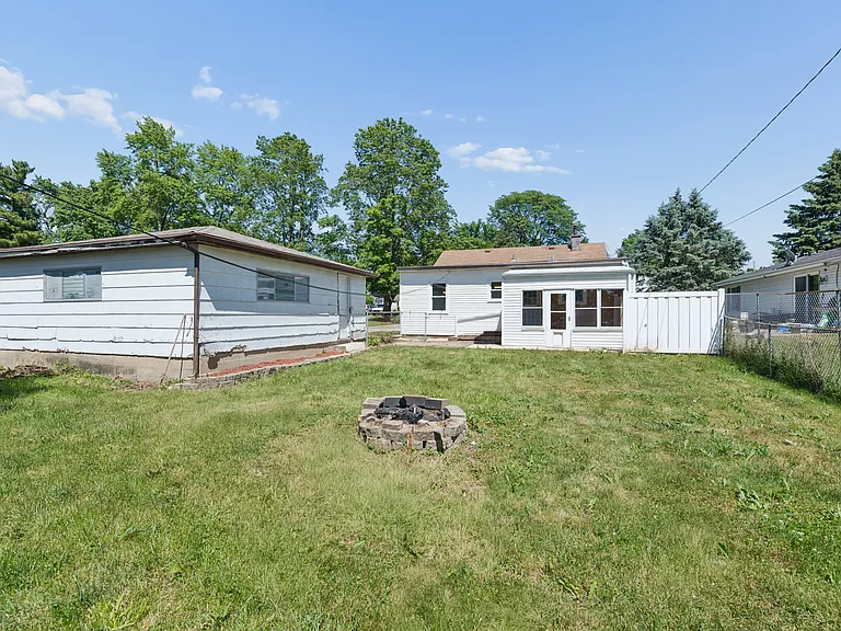 1805 Kelly Ave — Photo 17