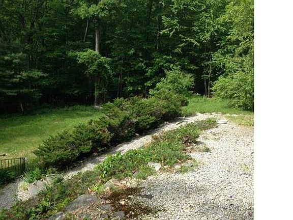 3rd image of 19 Cedar Ter
