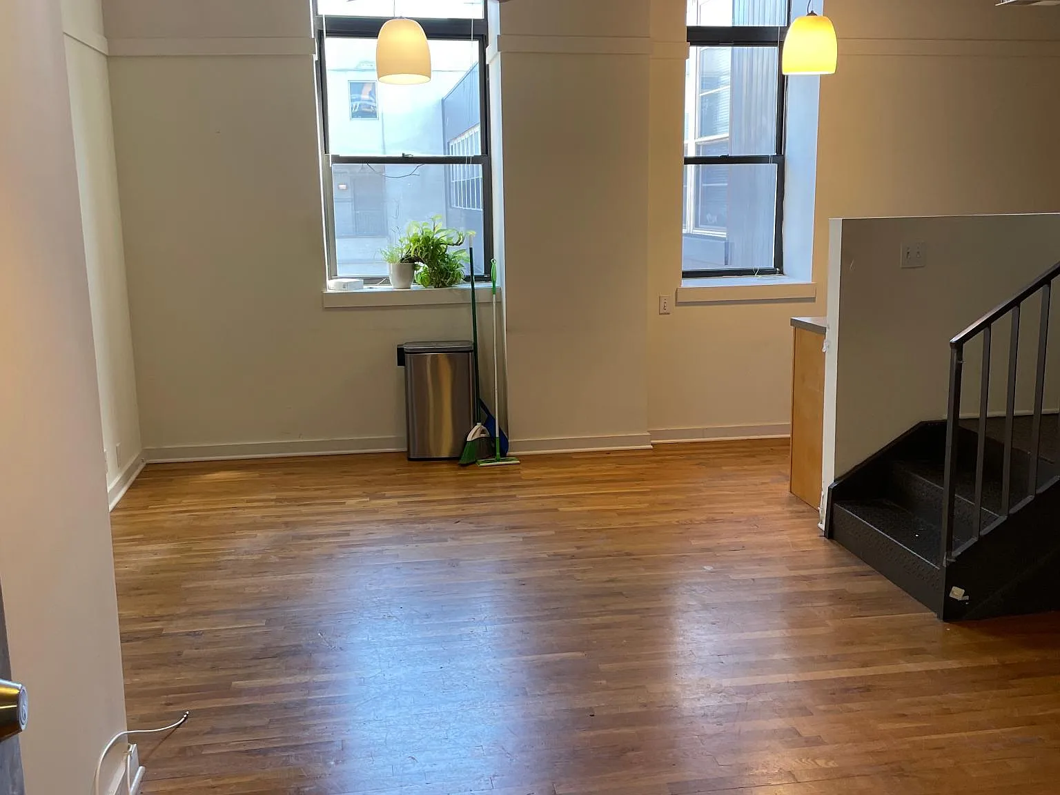 1013 Jefferson St — Photo 2