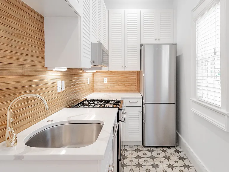 178 Broad St #B — Photo 9