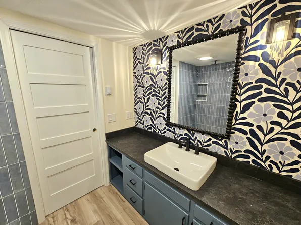 520 29th Ave NE #B, Great Falls, MT 59404