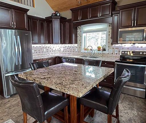 5th image of 4 Aspen Cres