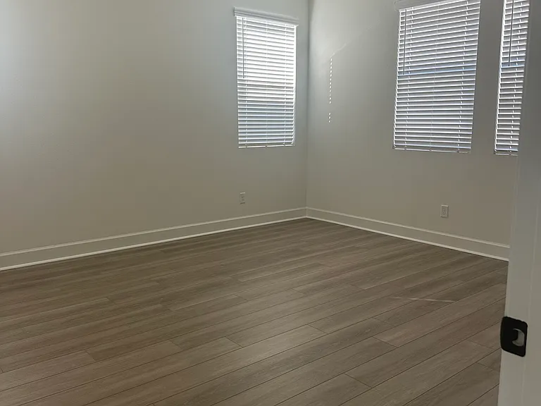 484 San Lorenzo Rd — Photo 3