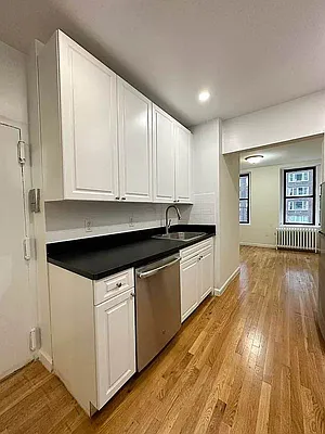 Rented by Waverly Realty Associates | media 5