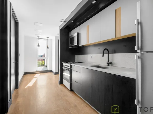 832 Lexington Avenue image 1 of 4