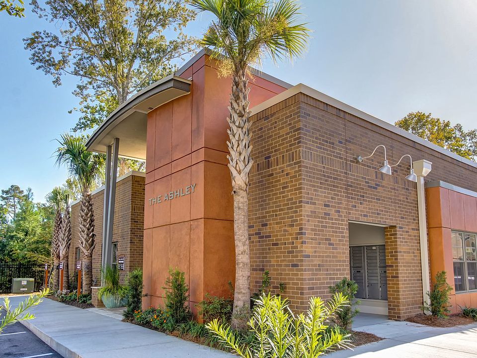 1st image of 1871 Ashley River Rd APT 2105
