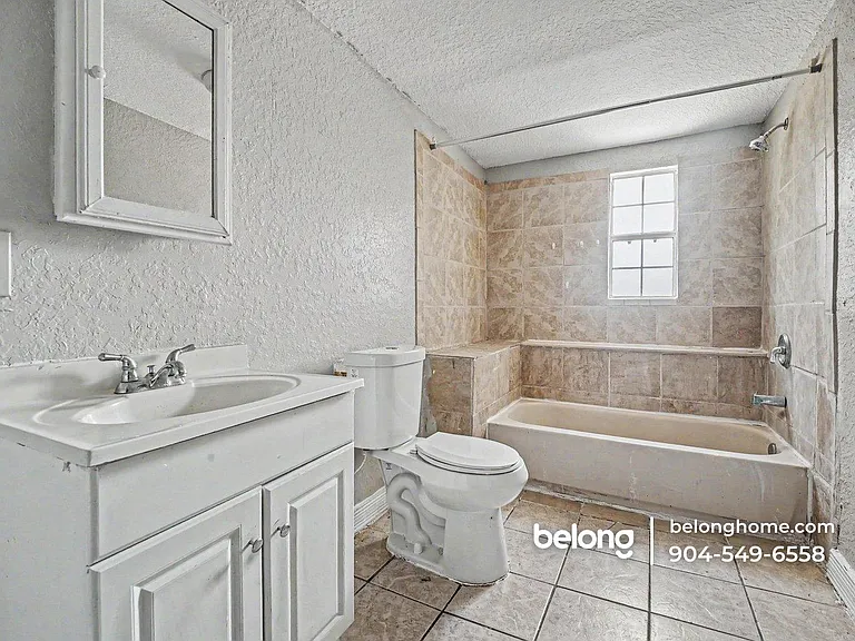1131 Grothe St #3 — Photo 13