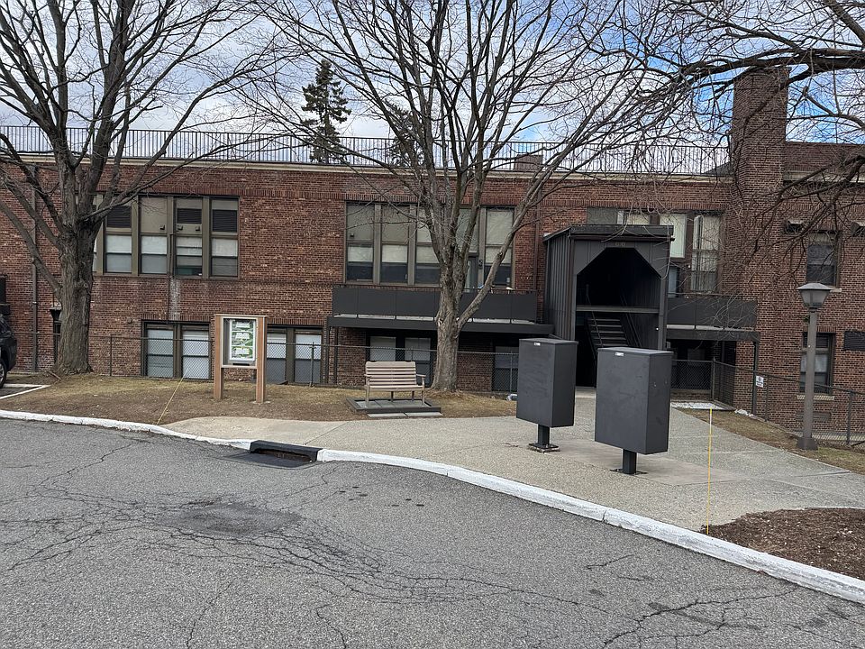 1st image of 60 Kensico Rd #13