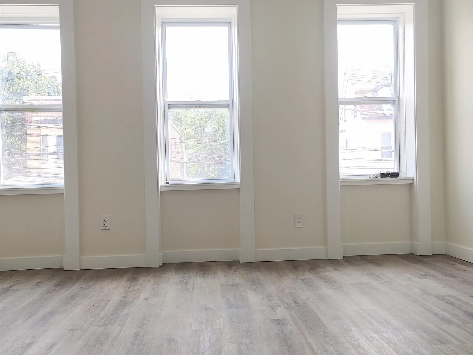 2 bed, 1.0 bath, $2,150 — Photo 3