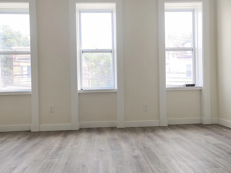 287 Bergen Ave #2 — Photo 3