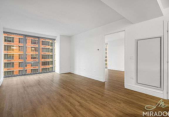 4th image of 237 E 34th St APT 903