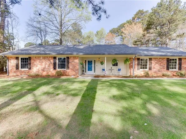 5602 Pepper Tree Ln, Oakwood, GA 30566