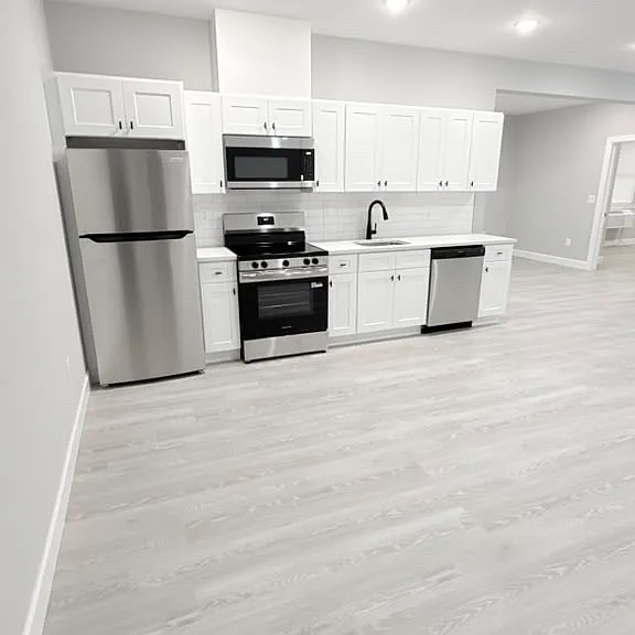 168-170 Fair St #304 — Photo 2